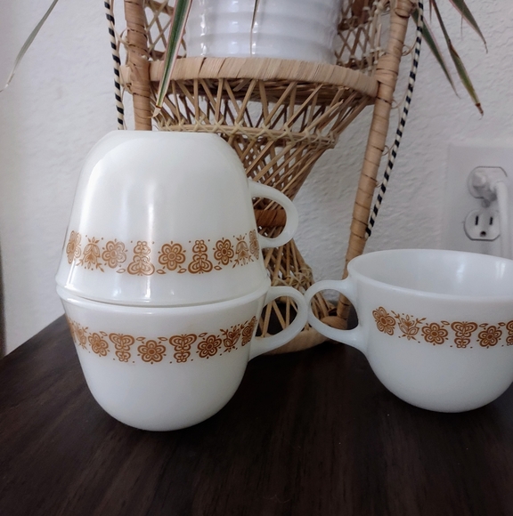 Butterfly Gold Pyrex Cups - Picture 6 of 9